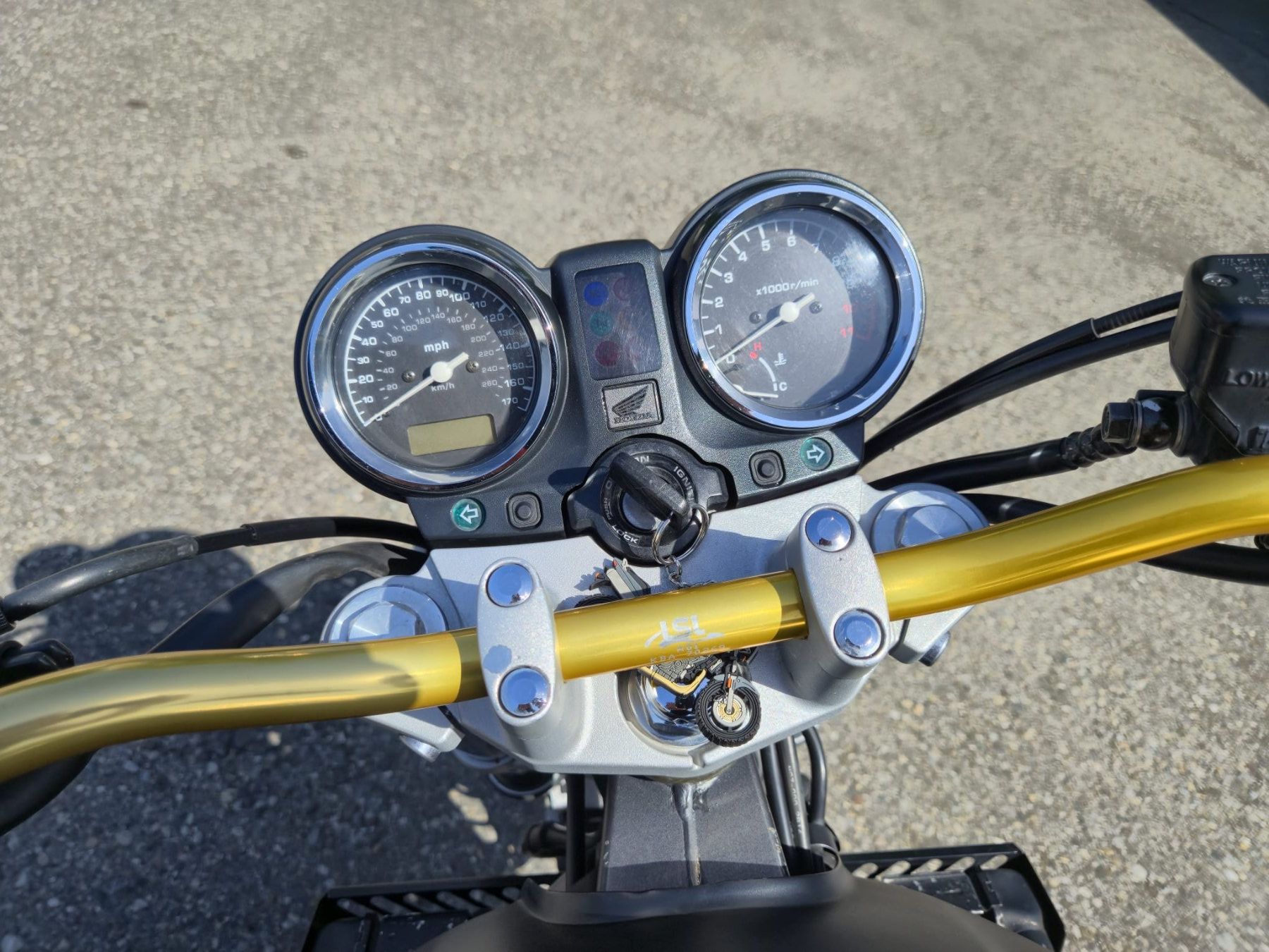 Honda Strada: Honda CB 900F Hornet – Usato da Winterthur venduto da Aimit 2