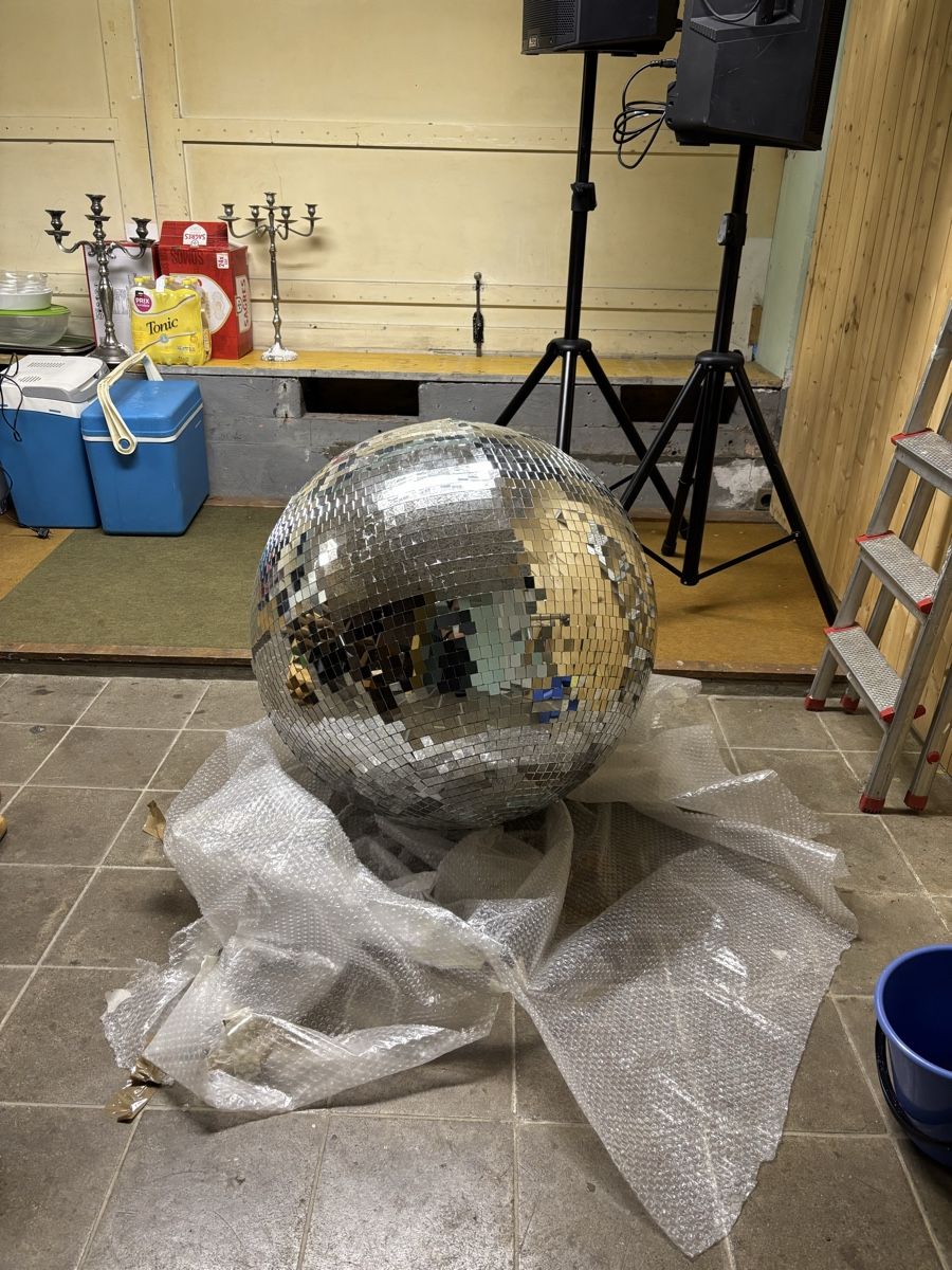 Tutte le decorazioni: Discokugel ca. 90cm Durchmesser – Usato da Zürich venduto da jjjb21777 3