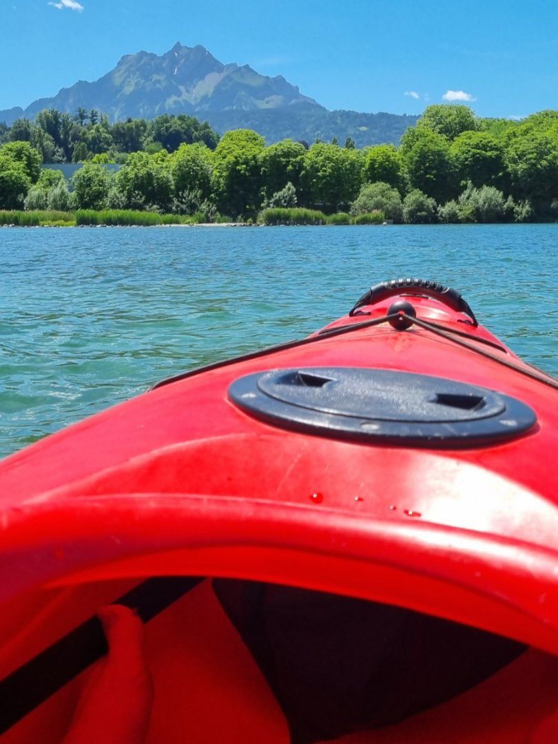 Barche: Kajak Apex rot mit Paddel – Usato da Luzern venduto da dom_xwv8 1