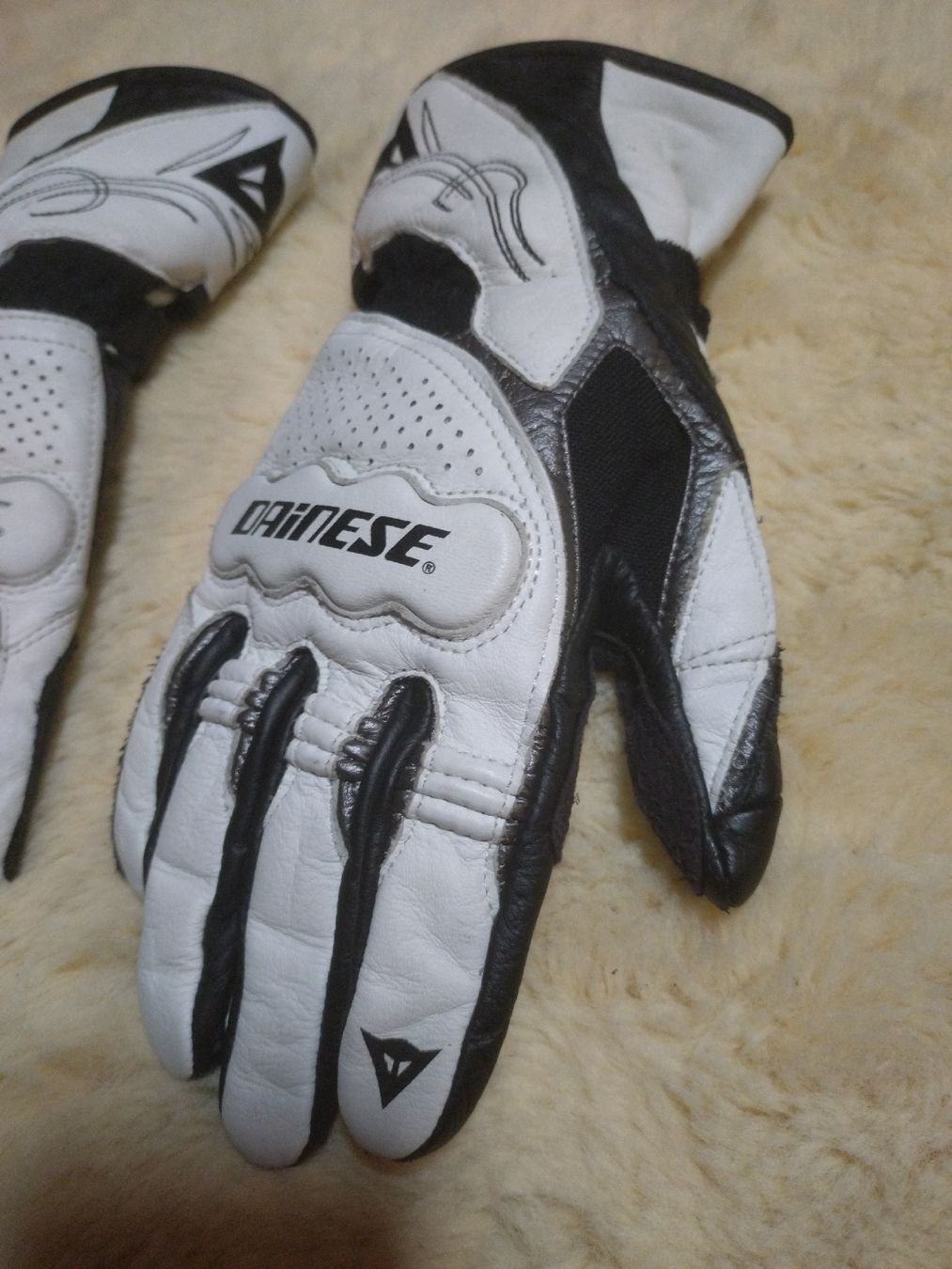 Dainese Handschuhe & Handstulpen: Gants moto Dainese, taille S, TBE – Gebraucht aus Farvagny-le-Grand von LaCaverne 2