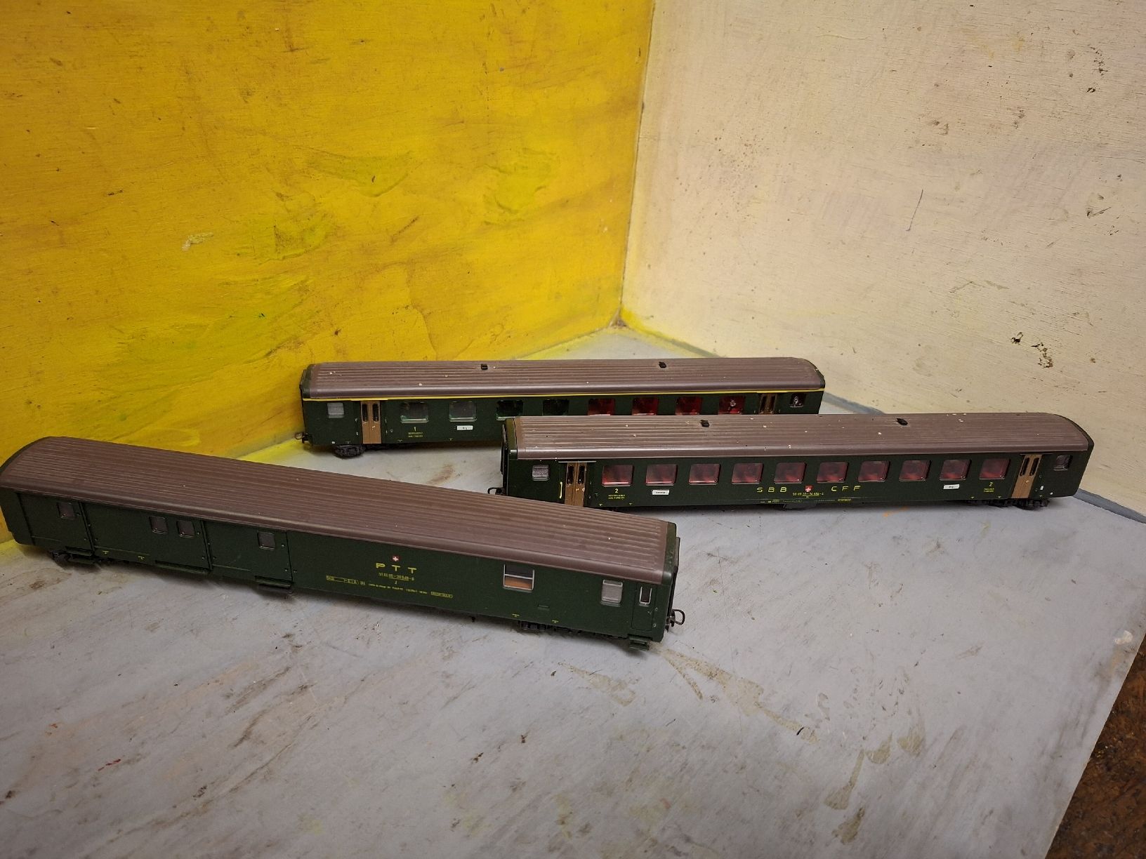 Roco Modelleisenbahnen: 3 wagons suisses de Roco – Neu (gemäss Beschreibung) aus Monthey von Jmbois 2