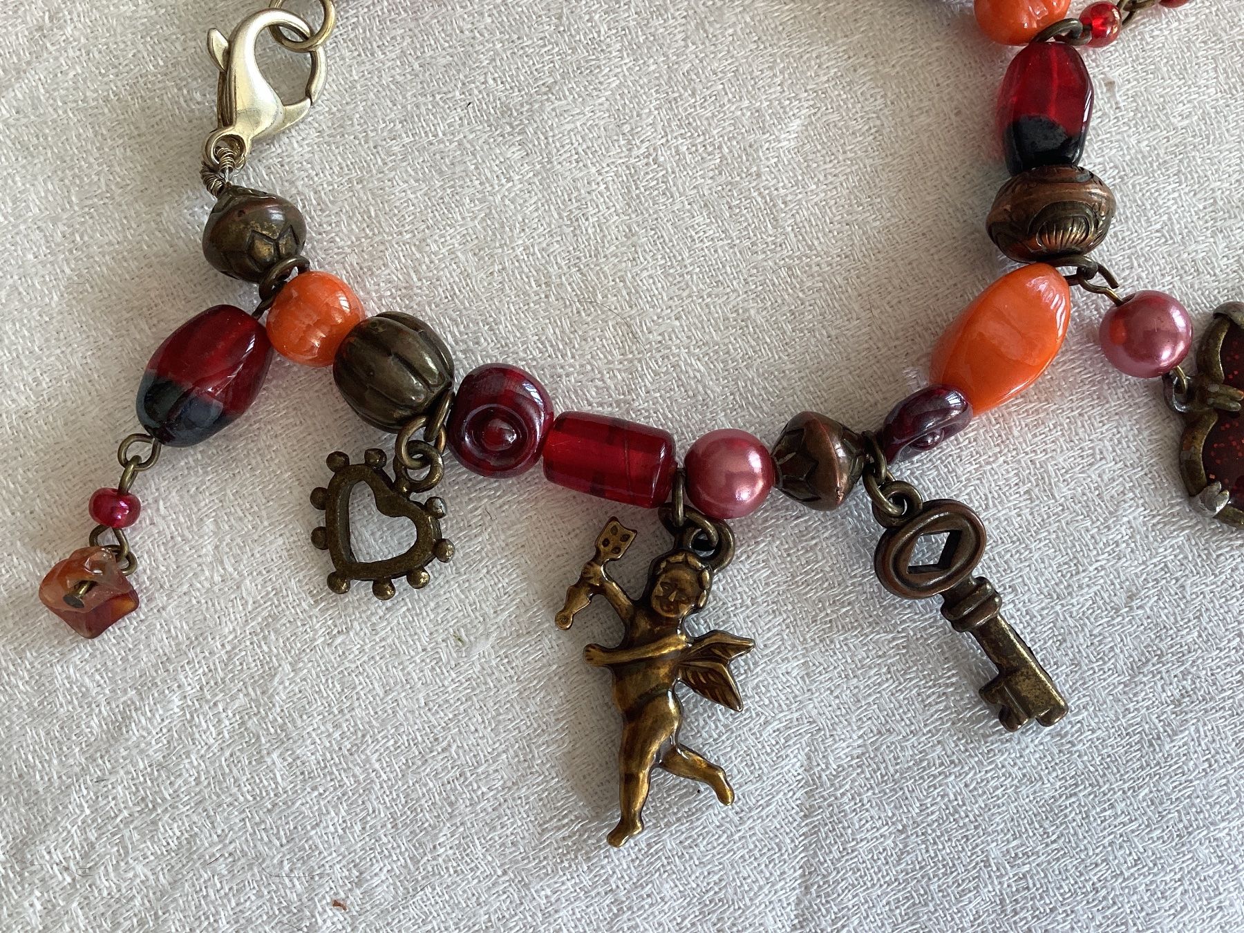 Bracciali & Braccialetti: Bracelet à pendeloques – Usato da Pully venduto da claddagh 4