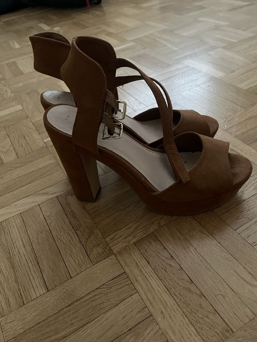 New Look Scarpe da donna: Sandales à talon – Usato da La Tour-de-Peilz venduto da oli_fgh6