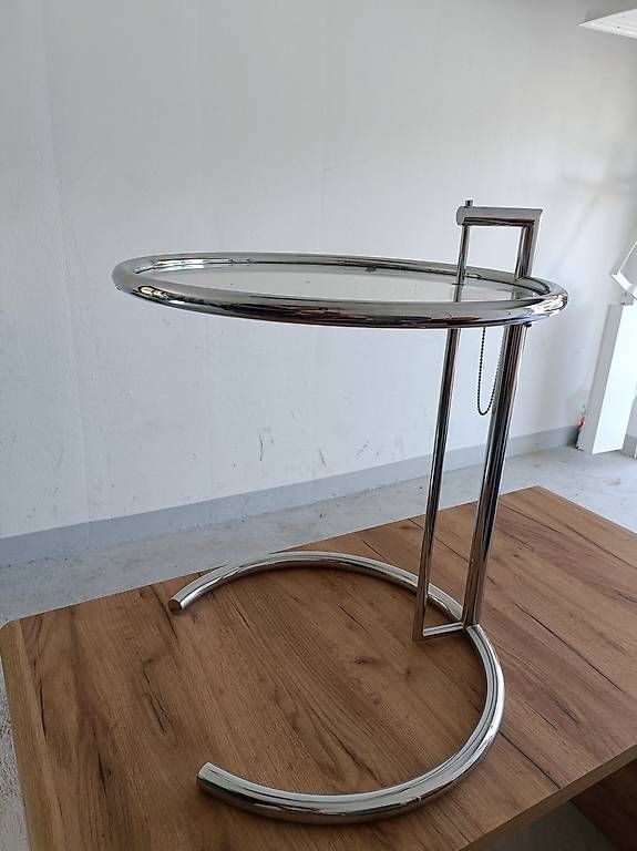 Tavoli: Original ClassiCon Adjustable Table E 1027 (Eileen Gray) – Usato da Riniken venduto da 7ch_bx5j 1