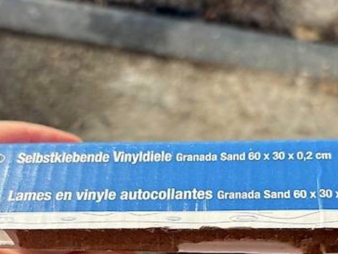Aufkleber: Vinyl-Fliese Granada sand selbstklebend Chromix Mortex beige – Neu (gemäss Beschreibung) aus Sarmenstorf von taosun 2