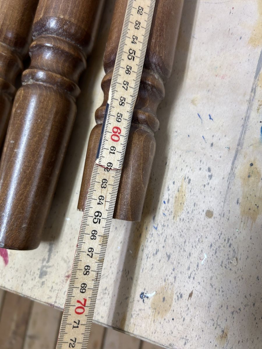 Autre mobilier: 3 Holzbeine, Tischbeine – D'occasion à Uster par Stromboli7 5