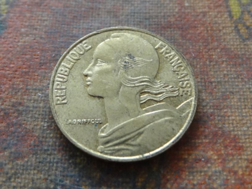 Alle Münzen: FRANCE  5 Centimes  1993 – Gebraucht aus Romanel-sur-Lausanne von Swift13 1