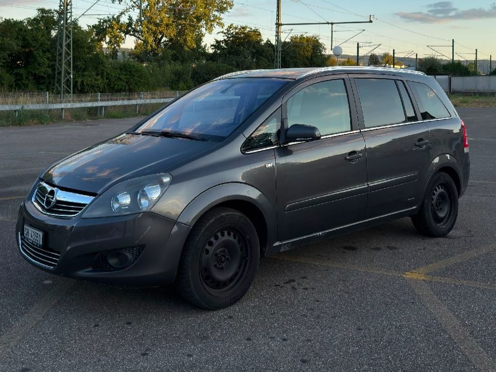 Opel Automobili: Opel Zafira B 2.2 mit MFK – Usato da Trasadingen venduto da till_k. 1