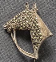 0.800 Silber Pferd Anstecknadel Broche Cheval en Argent