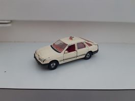 CORGI FORD SIERRA 2.3 GHIA TAXI 1981