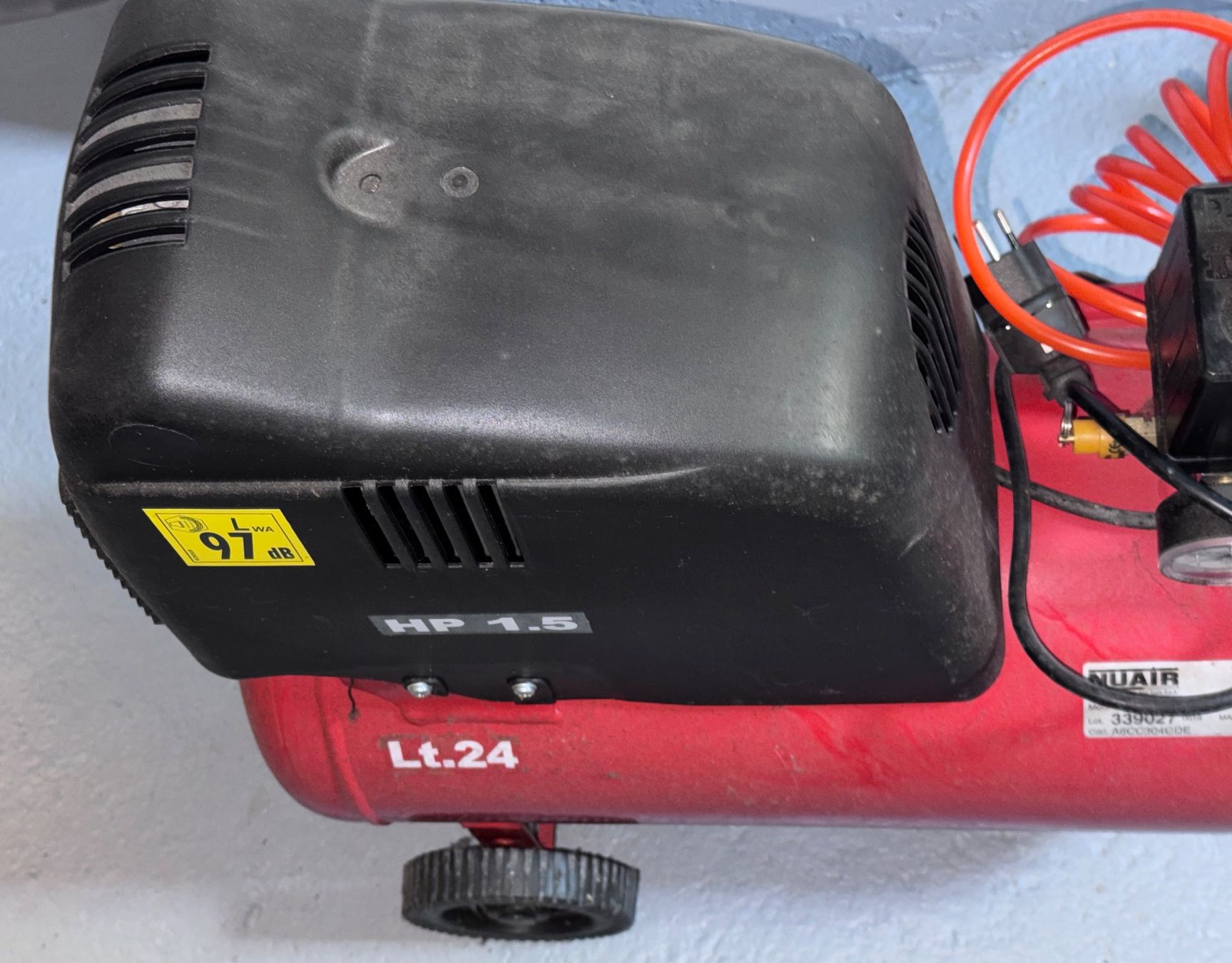 Kompressoren: NuAir Luftkompressor 24L – Defekt aus Unterengstringen von NOISE 1