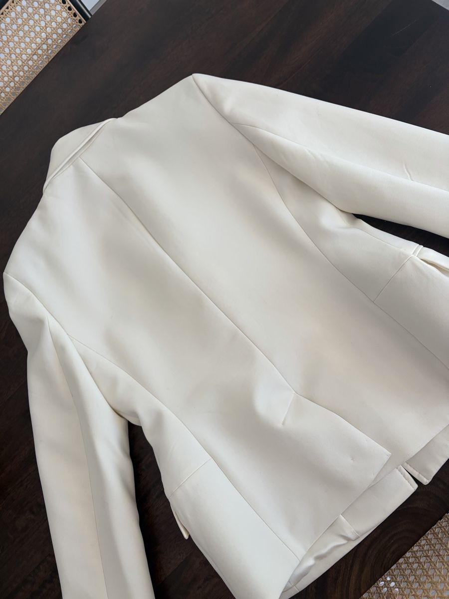 Zara Giacche: Blazer Zara  – Usato da Grand-Lancy venduto da Edicuni 3