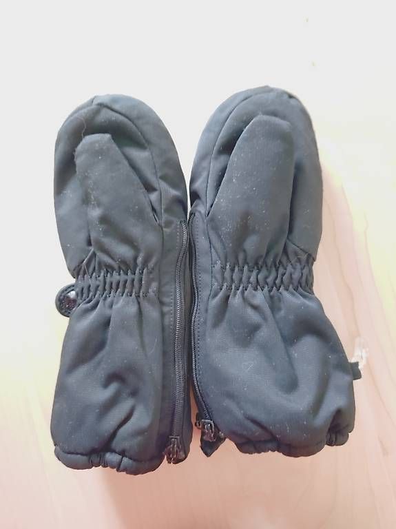 Guanti: Winterhandschuhe Reima Gr.2 Schwarz – Usato da Oberwil (Dägerlen) venduto da Sisu_ 1