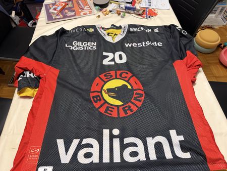 SC Bern Gameworntrikot Junioren Nummer 20 Grösse XL