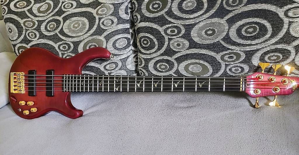 Strumenti musicali: Neuser Courage 5 Bass – Usato da Pratteln venduto da dado1972