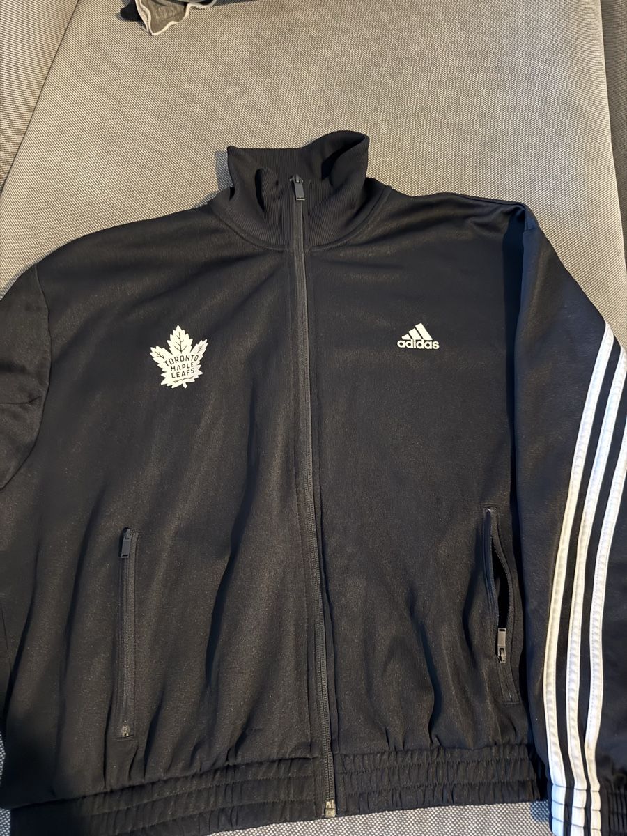 Adidas Jacken: Adidas Toronto Maple Leafs  Grösse L – Gebraucht aus Winterthur von ivule2000 2