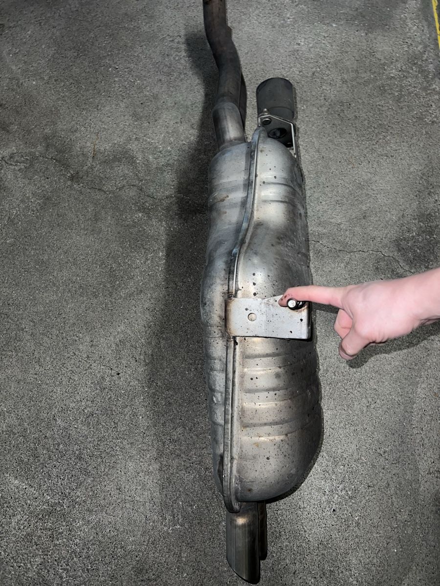 BMW Auspuffanlagen: Endschalldämpfer Original Auspuff BMW e46 – Gebraucht aus Wolfhausen von metalgear99 5