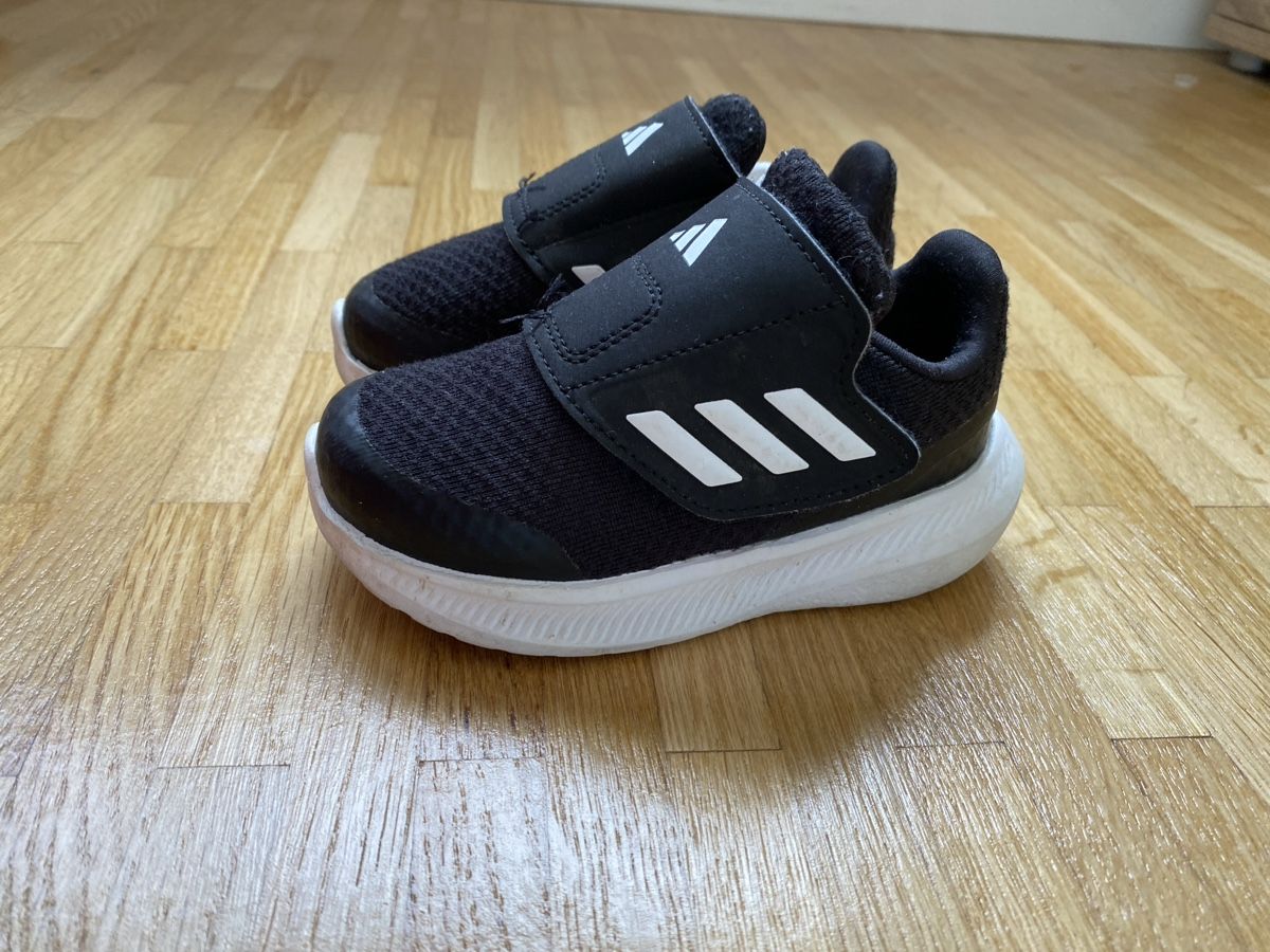 Adidas Scarpe per ragazzi: Kinder Schuhe Gr:23 / Schuhe Gr: 23 – Usato da Studen BE venduto da par_f69n 4