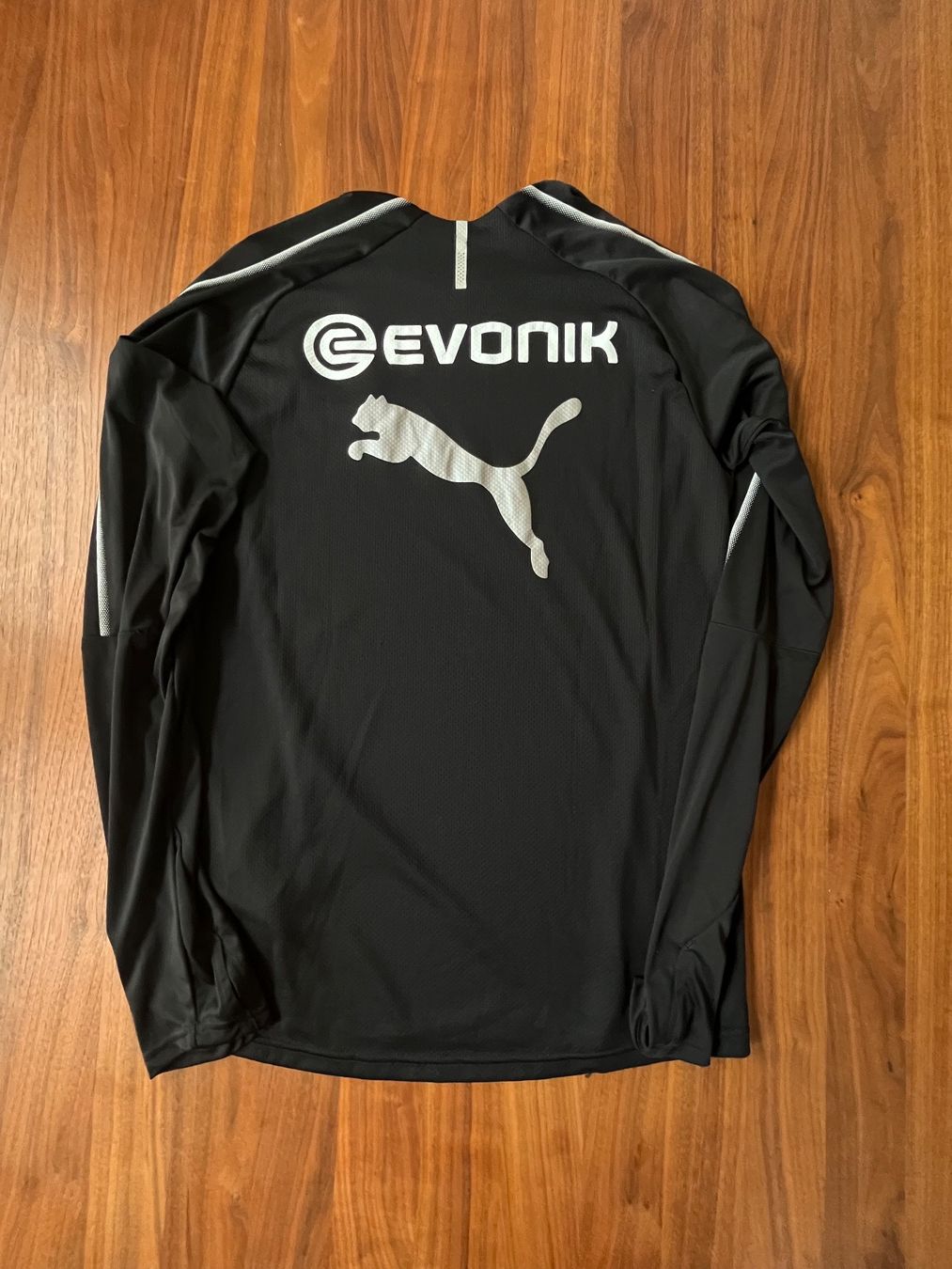 Puma Canottiere & Pantaloni: Borussia Dortmund Trainingsshirt – Usato da Näfels venduto da dom_9p7f 1