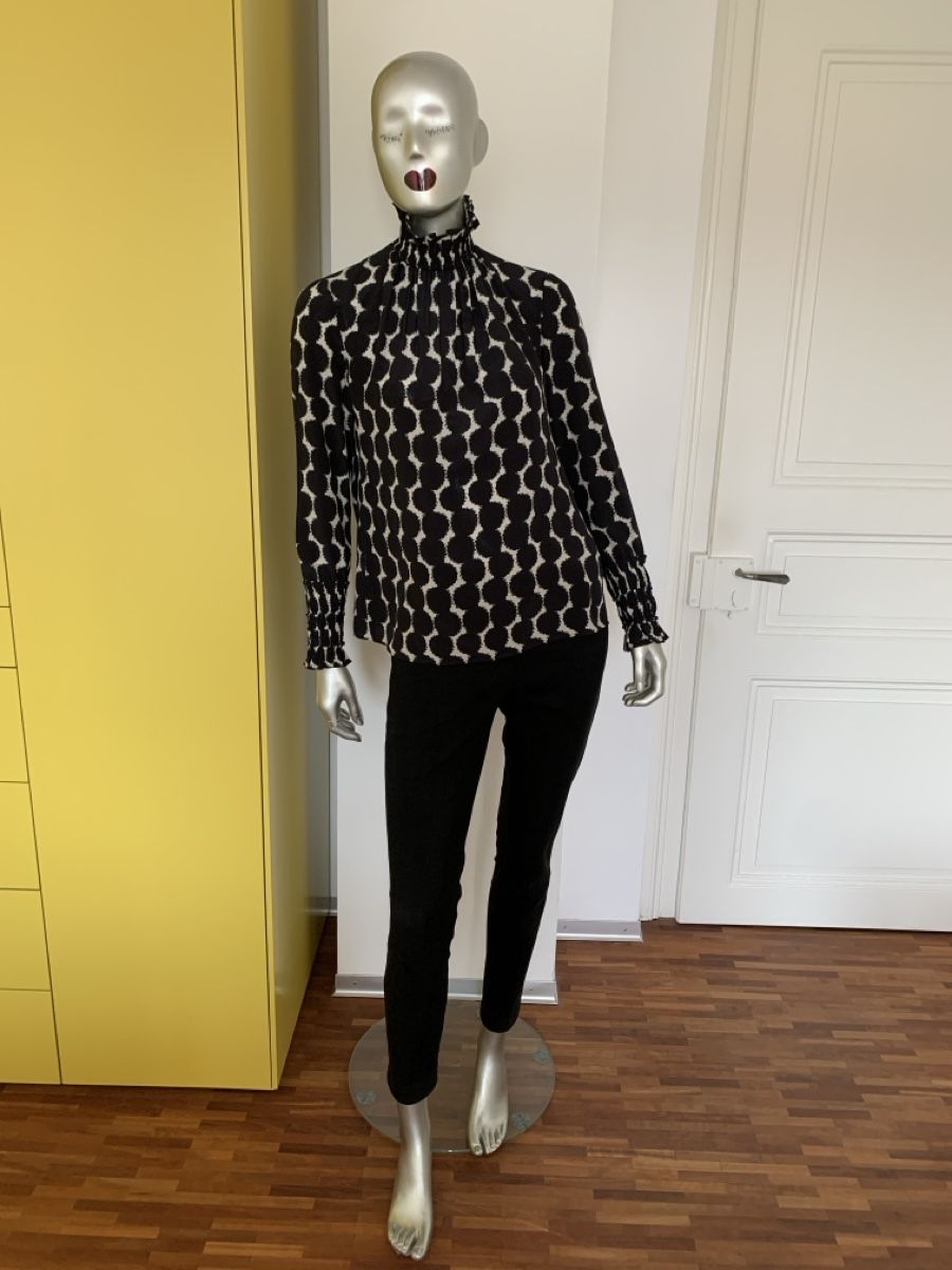 Akris Camicette: AKRIS: Exklusive Seiden-Bluse mit Punktmuster, 36 – Nuovo (secondo la descrizione) da Luzern venduto da paulablue 3