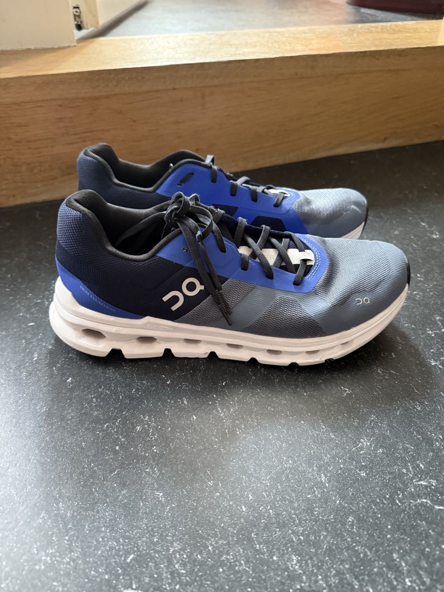 On Chaussures hommes: ON Cloud Schuhe 43 – Neuf (Voir description) à Basel par Eliamore