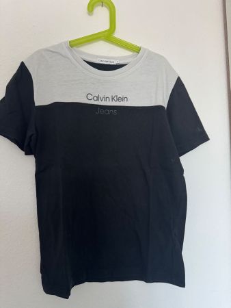T-shirt Calvin Klein noir/blanc taille 12 ans