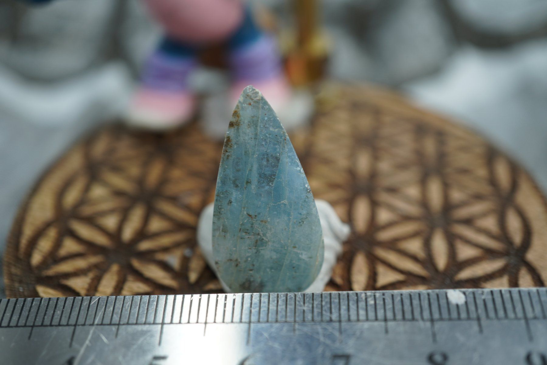Minerali & Pietre curative: Kyanit     Blatt Geschnitzt  Cabochon   Ab 1.- – Nuovo e nell'imballaggio originale da Eschenbach SG venduto da topstone 5