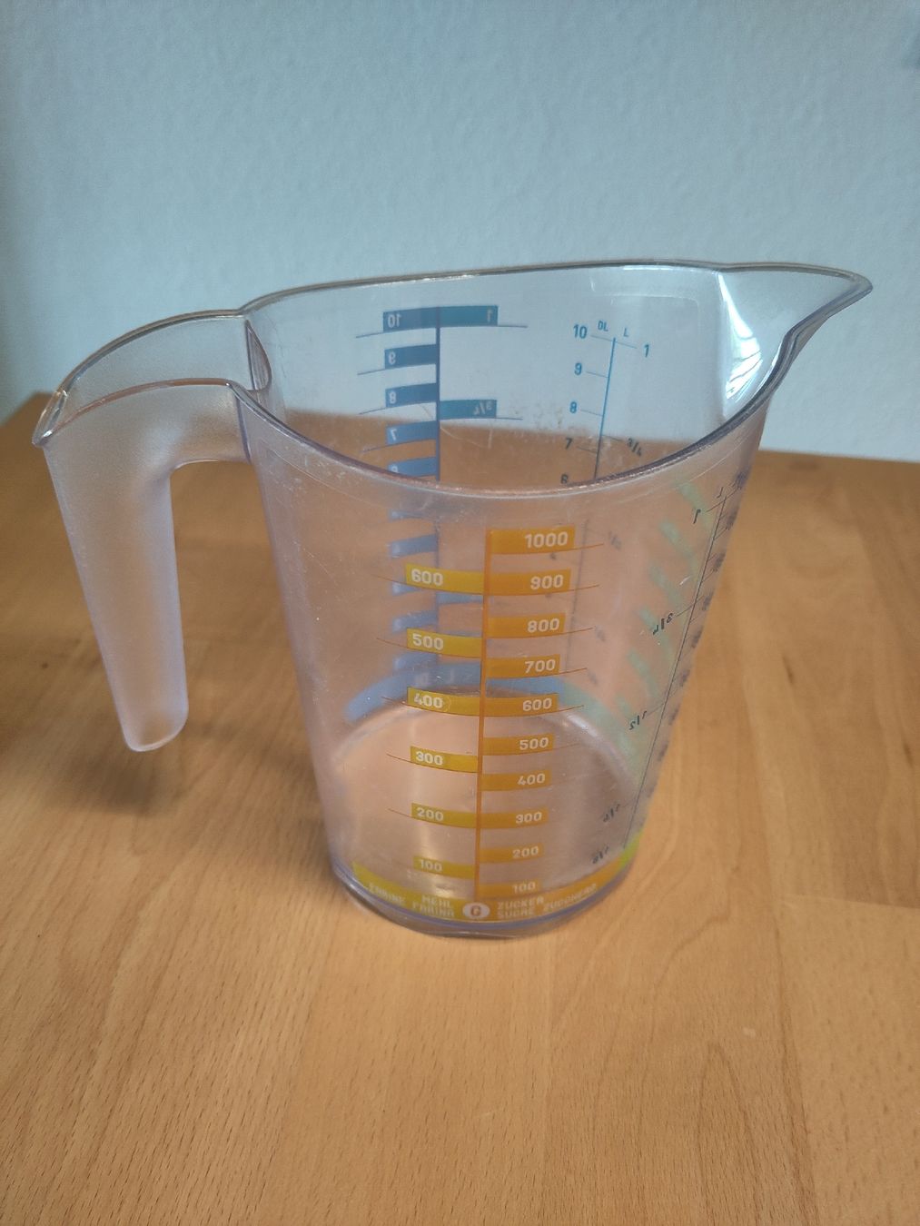Rotho Elettrodomestici da cucina: Messbecher 1 Liter Kunststoff transparent mit Skala – Usato da Effretikon venduto da pemko