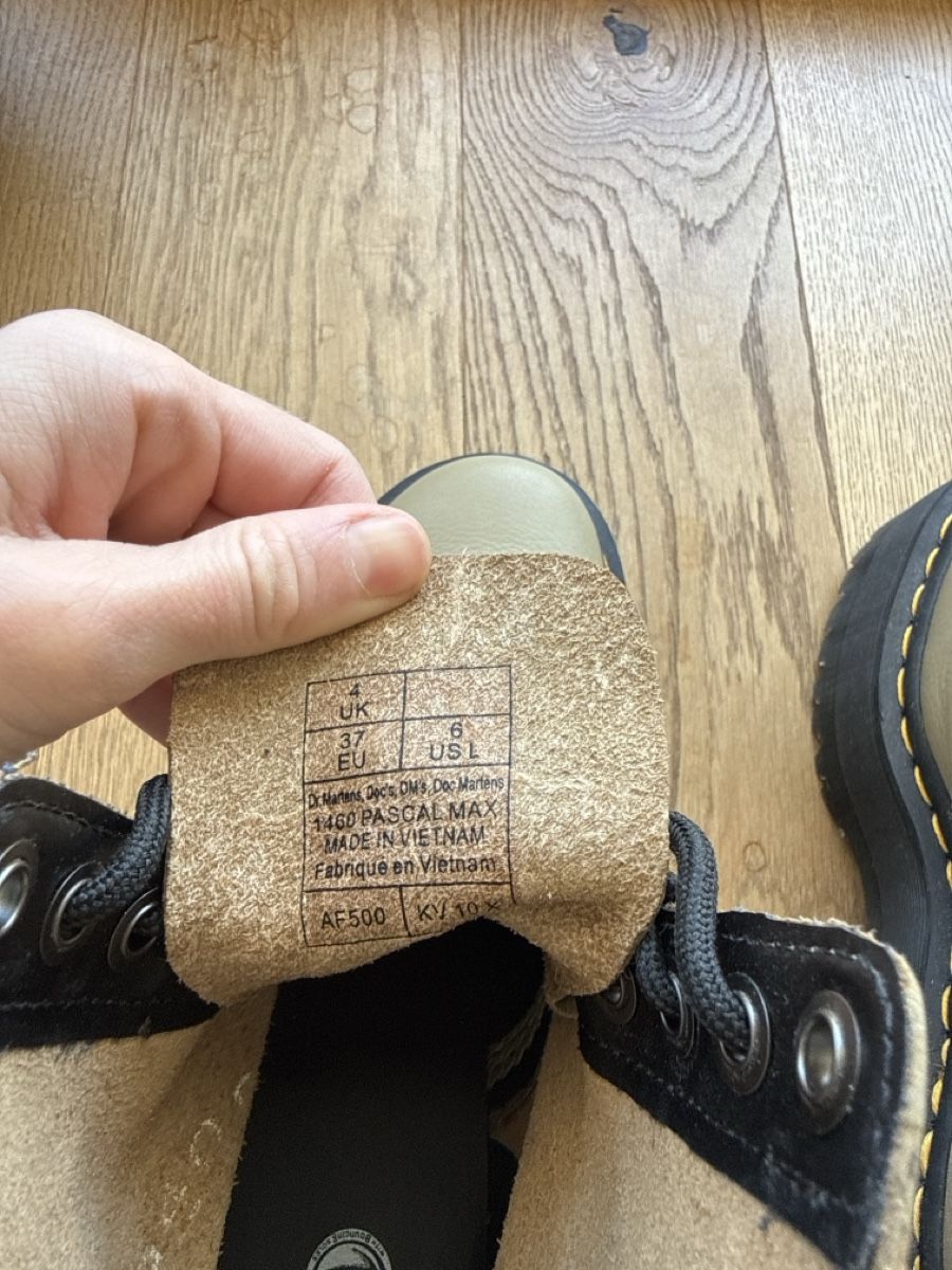 Scarpe da donna: Dr. Martens Stiefel – Nuovo (secondo la descrizione) da Worblaufen venduto da ste_2qwj 3