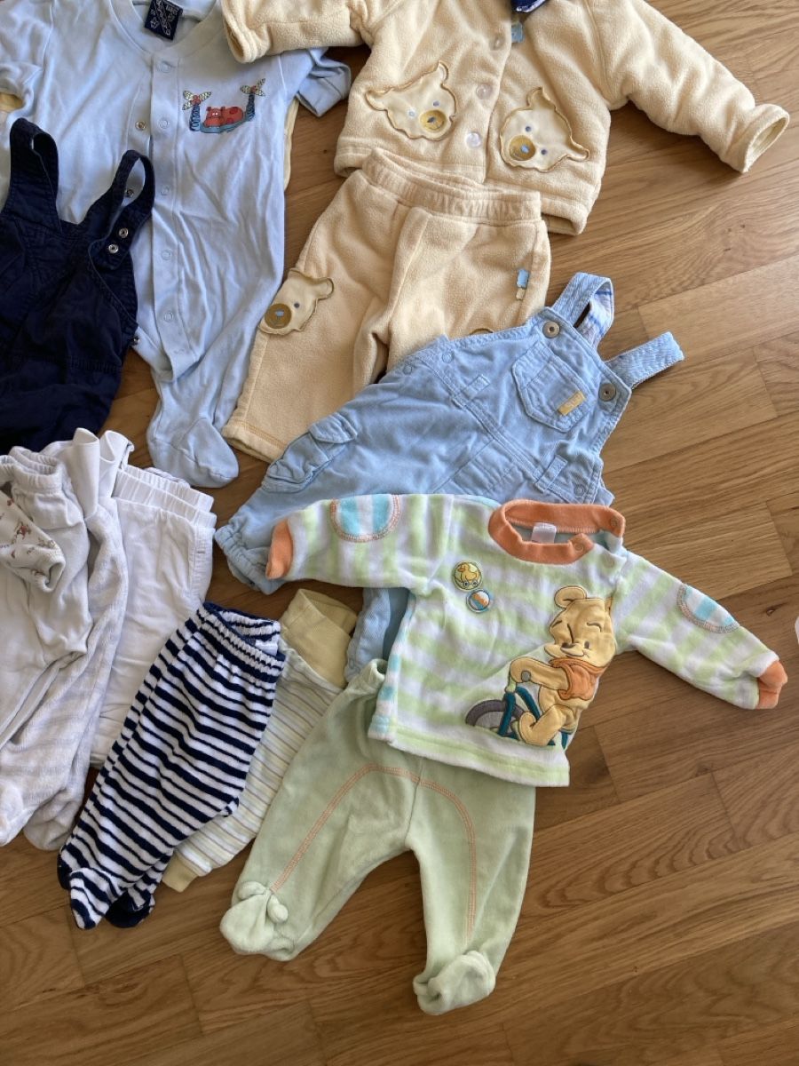 Lotti & Set di vestiti: Baby Kleiderpaket Gr. 50/56 – Usato da Staad SG venduto da gab_7dr9 3