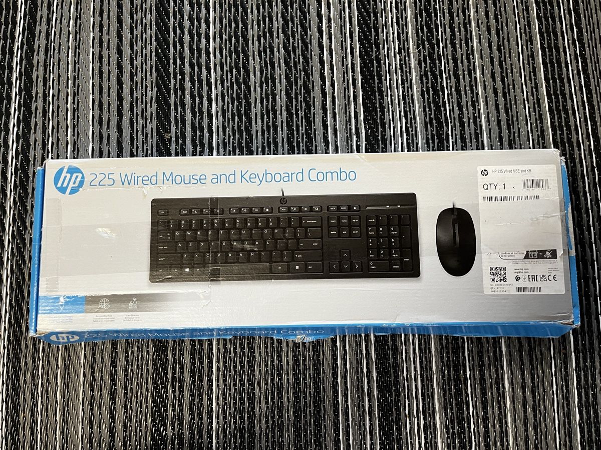 Hewlett Packard Tastaturen: HP 225 Wired Mouse and Keyboard Combo neu – Neu und originalverpackt aus Seengen von Pani09