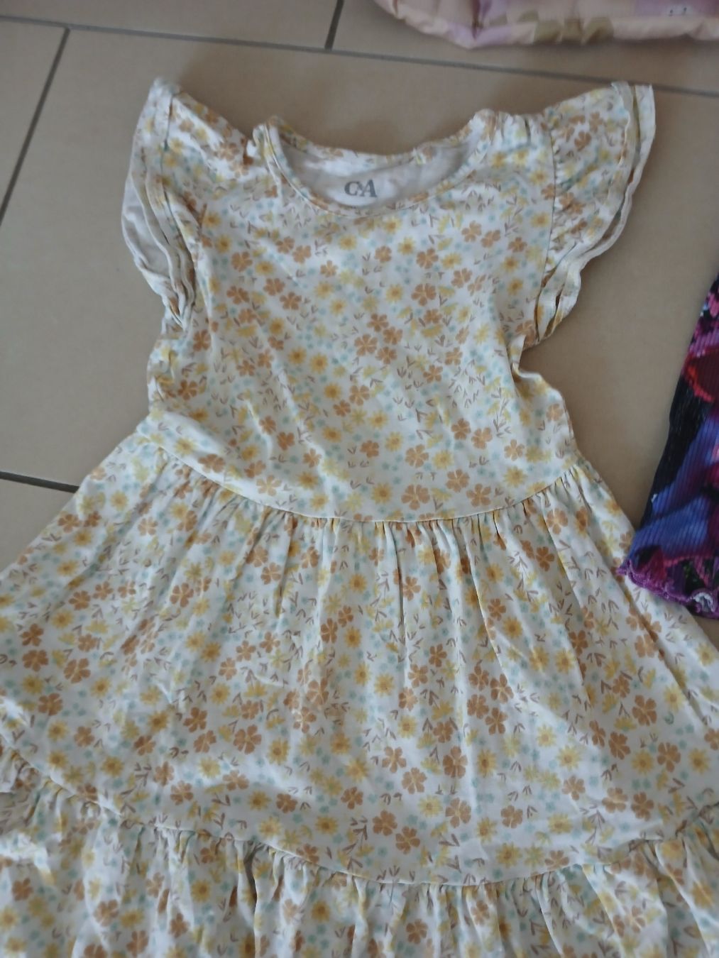 Lotti & Set di vestiti: schönes Mädchenset  3-4 Jahre – Usato da Hinwil venduto da Sabirose9 2