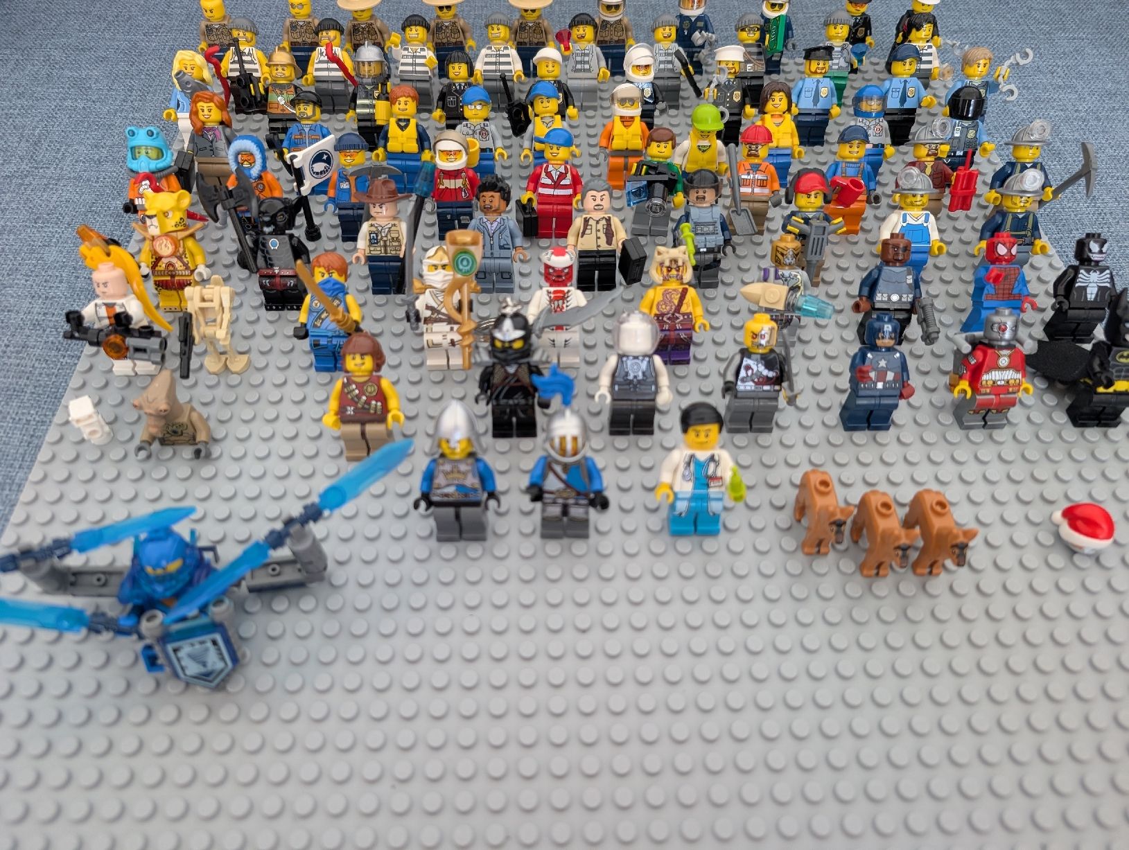 Lego Jeux de construction: Lego 75+ Minifiguren  – D'occasion à Zürich par pat_c76p 1