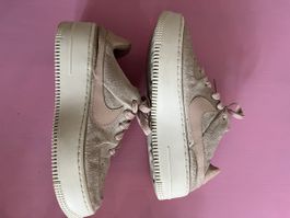 beige/hellrosa Nike Airforce/ wie neu / GR. 37.5