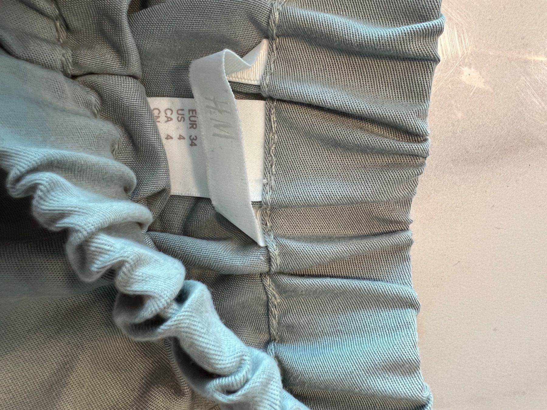 H&M T-shirt: Tshirt Schulterfrei – Nuovo (secondo la descrizione) da Schafisheim venduto da inf_5dtw 1