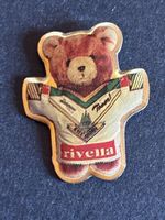 Pin Getränke Rivella Teddy Bär