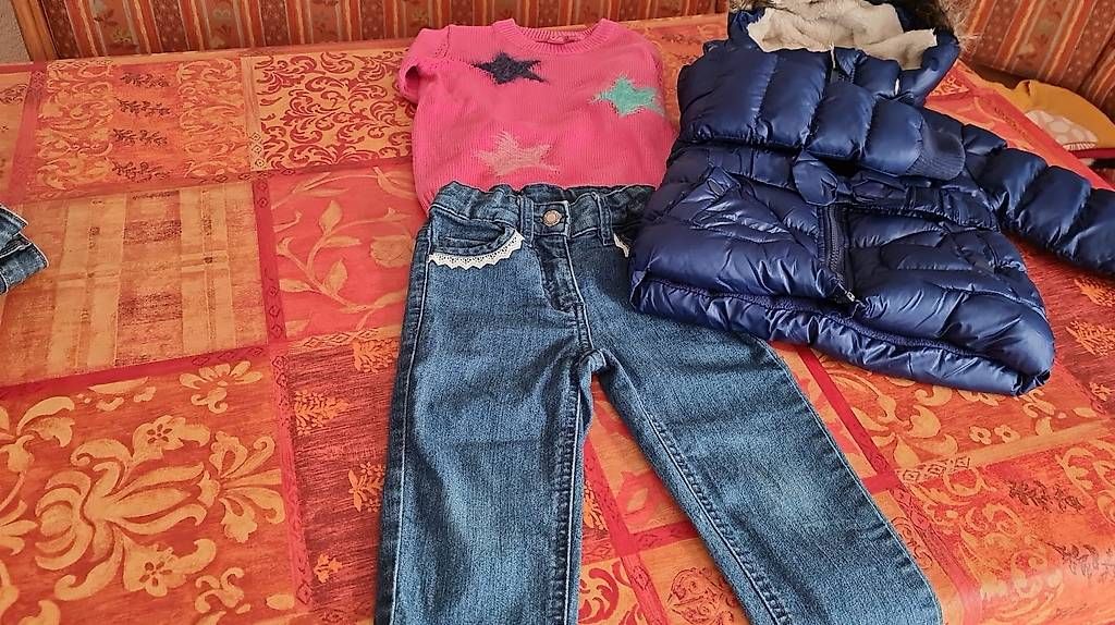 Ensembles coordonnés: Mädchen Kleider Grösse 98 – D'occasion à Koppigen par abu_5syv