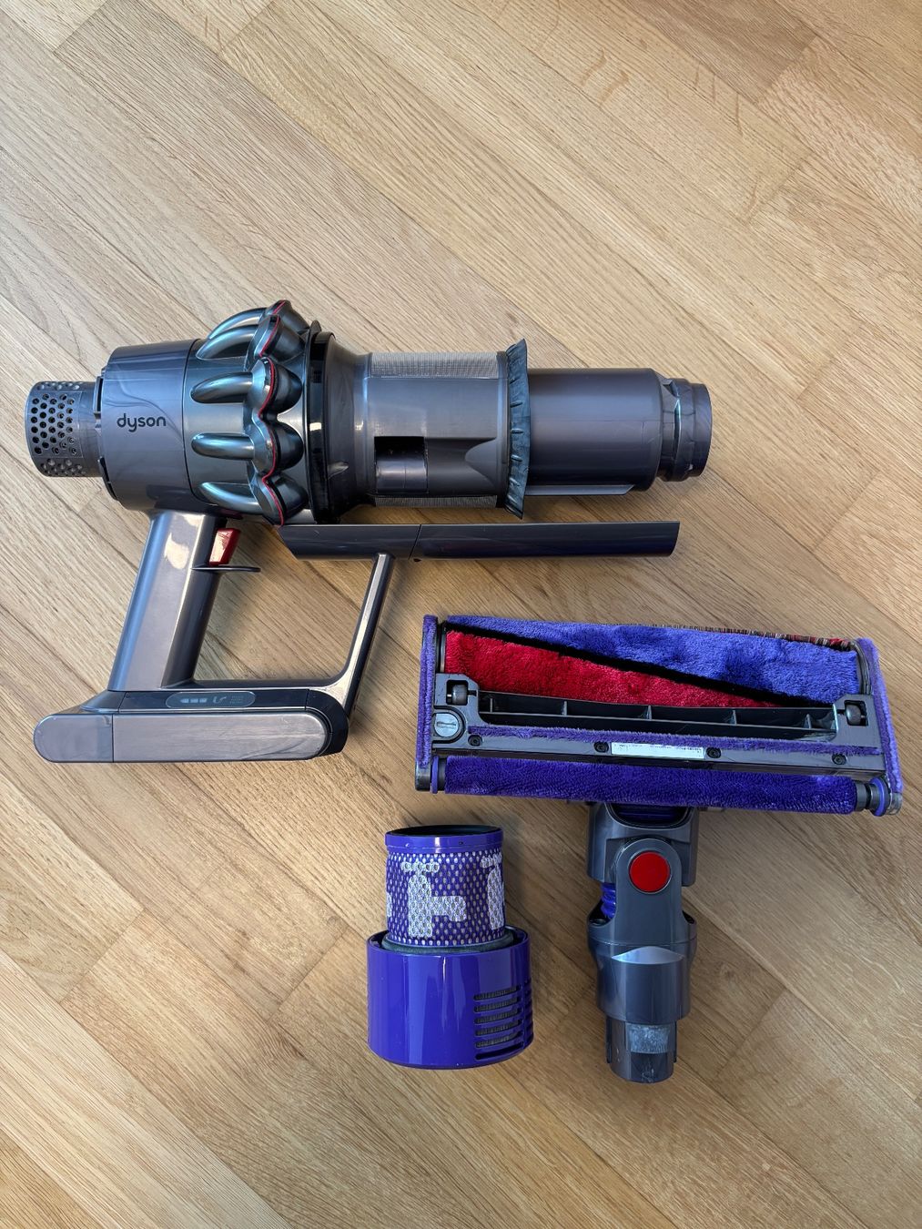 Dyson Staubsauger & Zubehör: Dyson V10 Absolute – Gebraucht aus Aarau Rohr von Annika_7 4