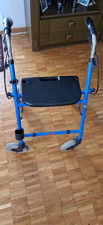 Aides à la marche: Rolator blau – D'occasion à Schaffhausen par munotmunot01 4
