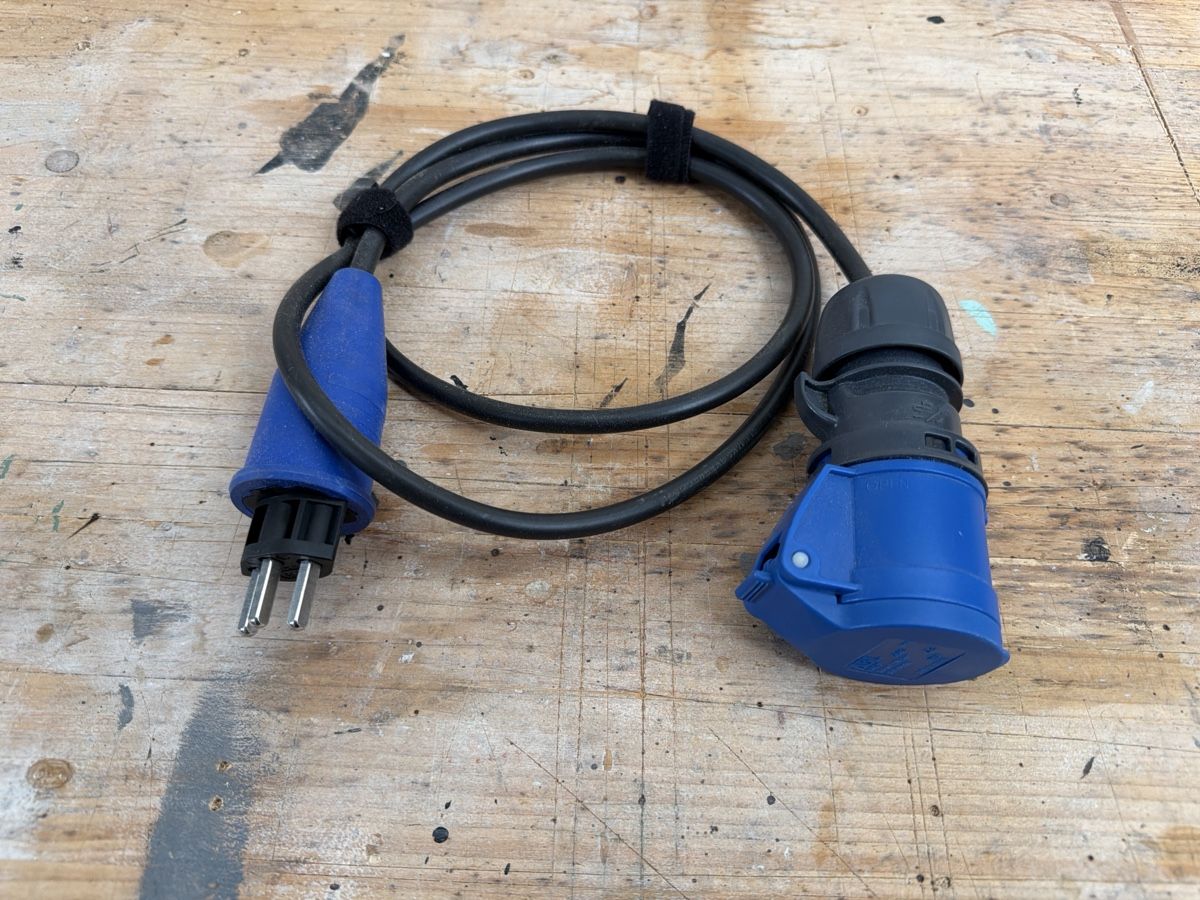 Kabel: Adapterkabel CEE auf Schweizer Stecker 230V gebraucht – Gebraucht aus Zürich von MHinti