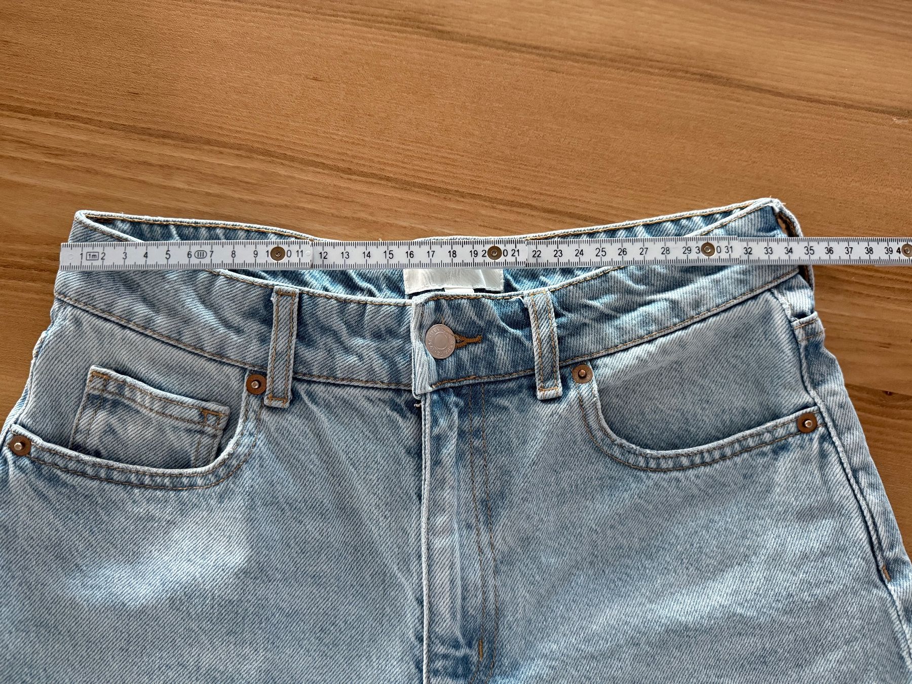 H&M Jeans: Helle H&M Jeans Shorts, Gr. 36 – Usato da Schenkon venduto da NaBr 5