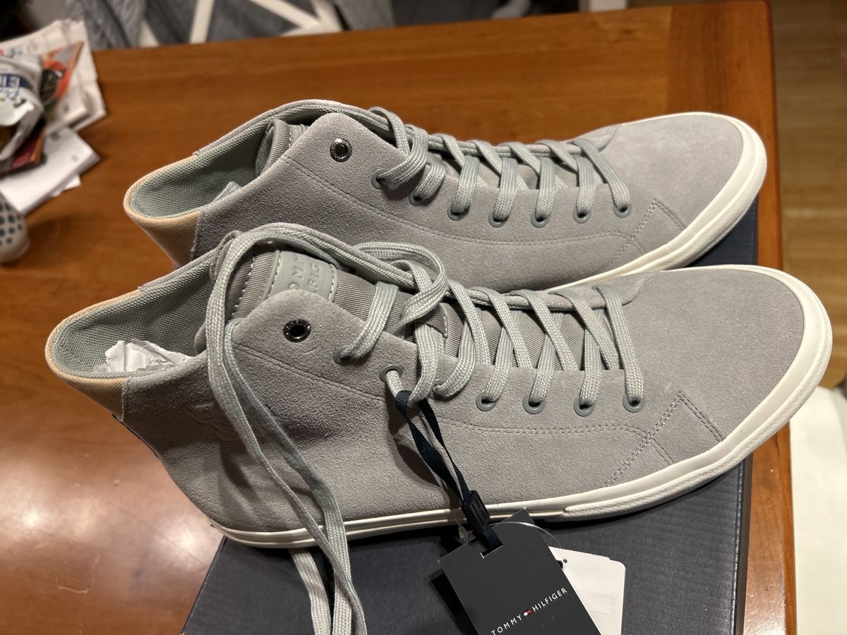 Tommy Hilfiger Scarpe da uomo: Tommy Hilfiger Leder Sneaker Gr. 46 – Nuovo e nell'imballaggio originale da Riehen venduto da mittwoch81