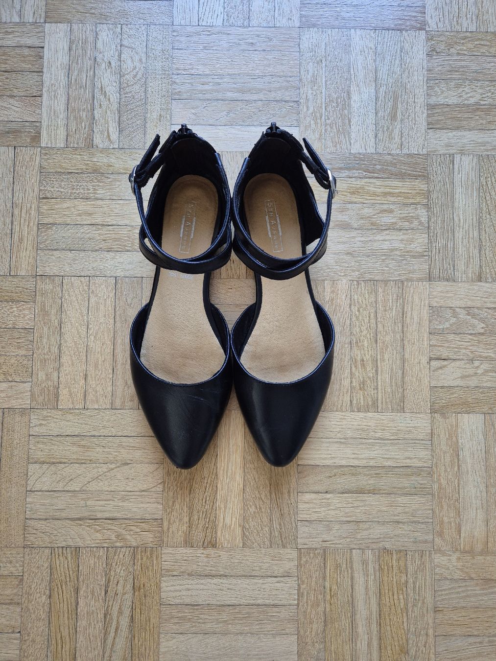 Scarpe da donna: Ballerinas Leder schwarz Gr. 38 – Usato da Fislisbach venduto da kio_x9dg