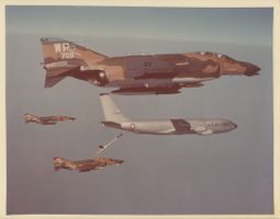 Pressefoto F-4D/F-4E/KC-135 USAF auf Kodak Fotopapier