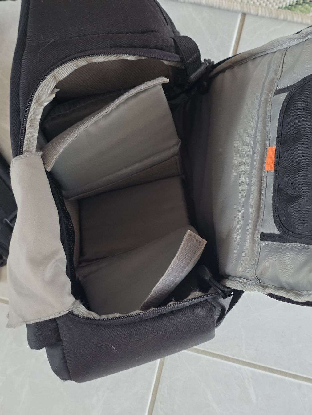 Lowepro Rucksäcke: Lowepro SlingShot 200 AW Camera Backpack Good Condition – Gebraucht aus Thalwil von Derekdez 3