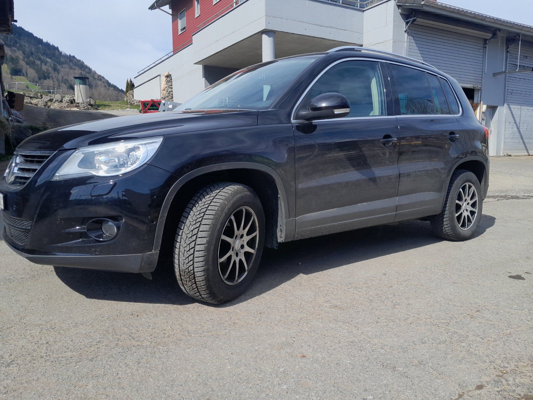 VW Automobili: VW Tiguan TSI 2.0 benzin – Usato da Sattel venduto da luawiba