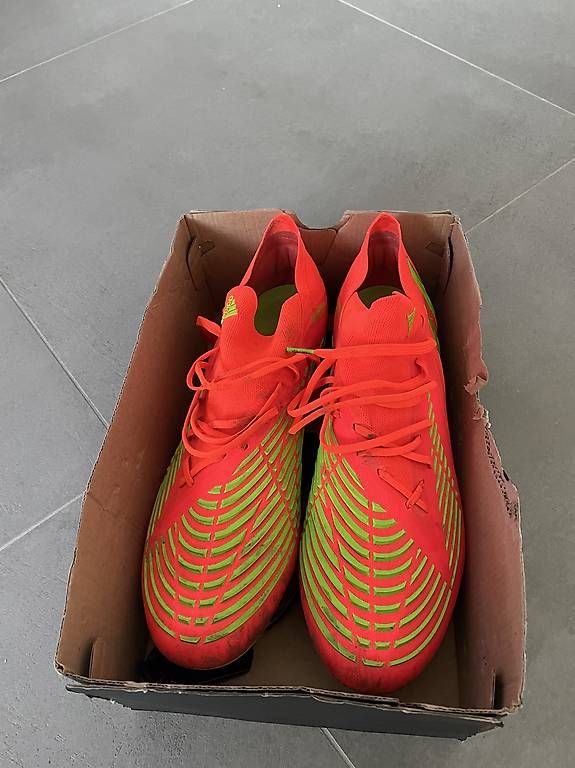 Scarpe da uomo: Adidas Predator originali 44 2/3 nuove  – Usato da Cugnasco venduto da ile_5jb9 2