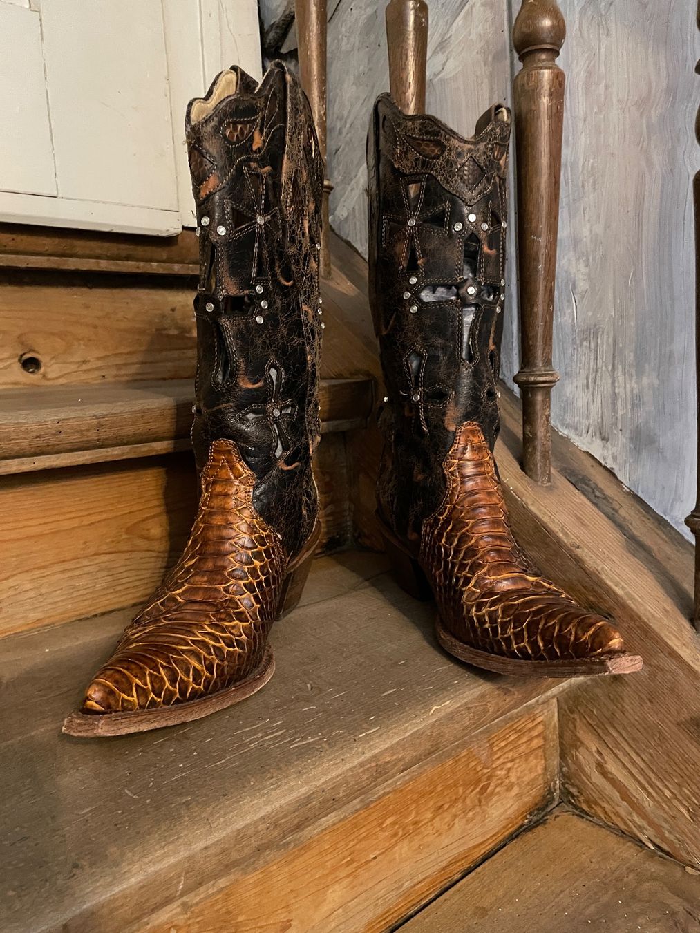 Scarpe da donna: Corral Vintage Damen Boots, Gr. 8 – Usato da Baar venduto da koala9 1