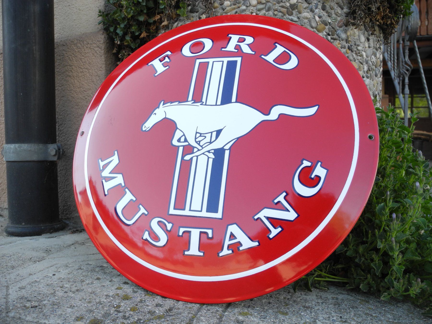 Ford Insegne: GROSSES MUSTANG EMAILSCHILD – Usato da Reinach AG venduto da Huckleberrysix 3