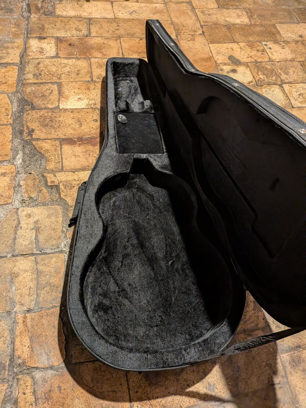 Taschen: Gitarrenhülle – Gebraucht aus Zürich von aat48 1